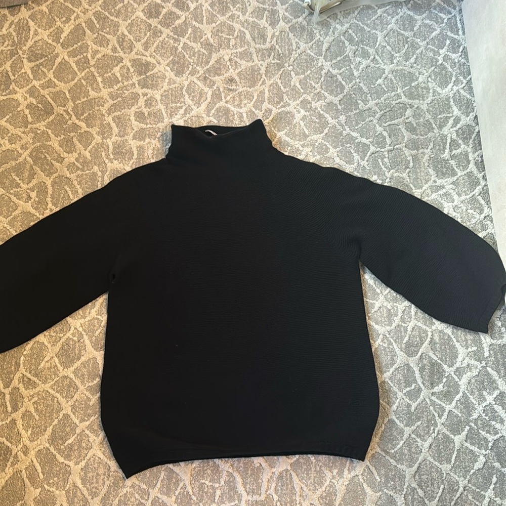 Black Max Mara knit wool and cashmere blend turtleneck sweater . Size medium